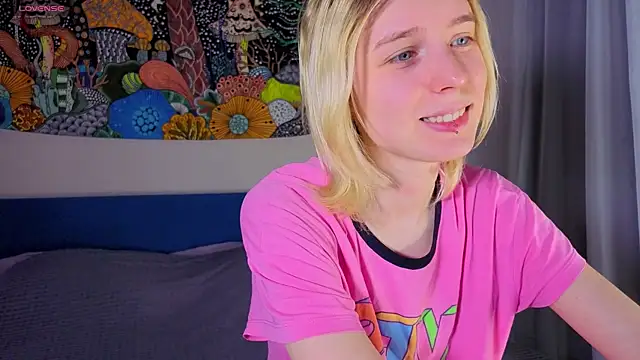 Crayzy Luv online show from March 20, 4:12 pm