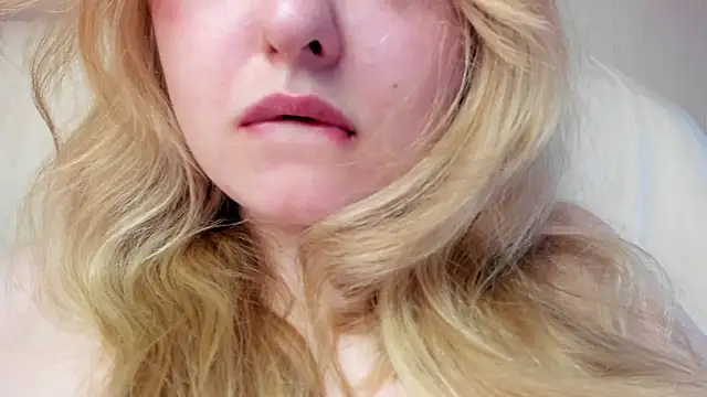 teencute online show from July 31, 4:46 am
