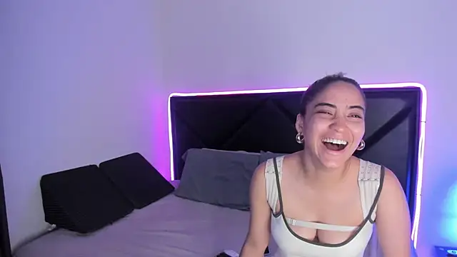 ScarlettAndClark online show from April 21, 4:08 am