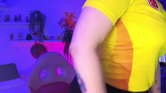albaismynameX online show from June 27, 12:22 pm