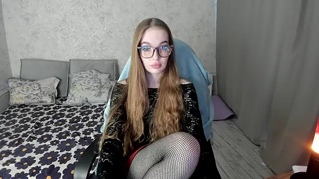 Snapshot of LissaCain chatting on September 24, 8:24 am LissaCain online show from September 24, 8:24 am