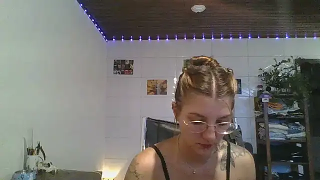 SweetyBabyDemon online show from February 14, 9:39 pm