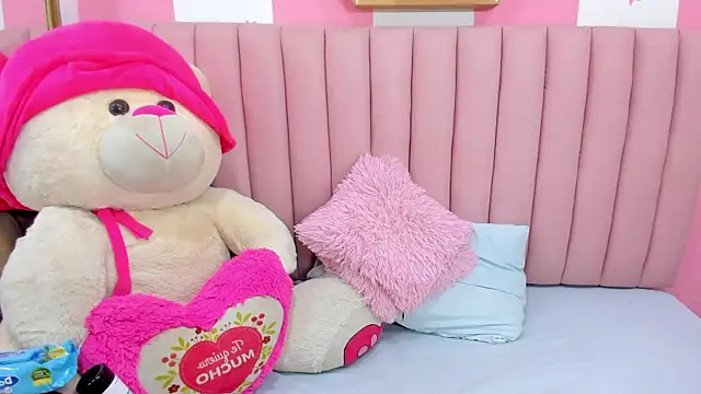 ISABELLA 020 online show from December 1, 12:19 pm