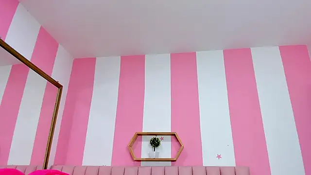 ISABELLA 020 online show from November 10, 1:17 pm