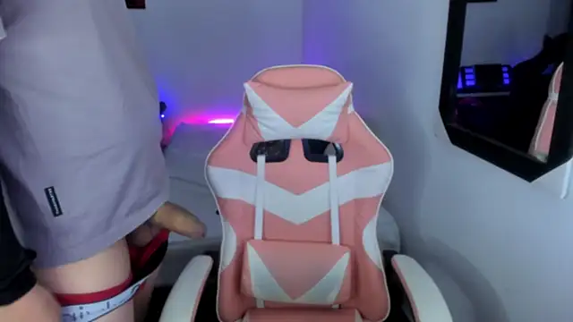 jessi and boy online show from November 22, 7:38 pm