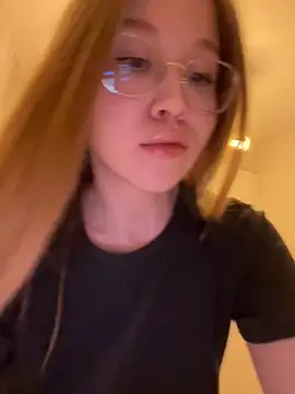 Eva Weyne online show from November 4, 8:14 pm