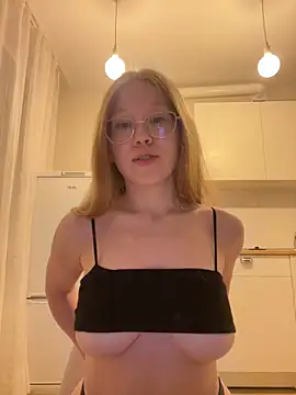 Snapshot of Eva_Weyne chatting on September 29, 8:14 pm Eva Weyne online show from September 29, 8:14 pm