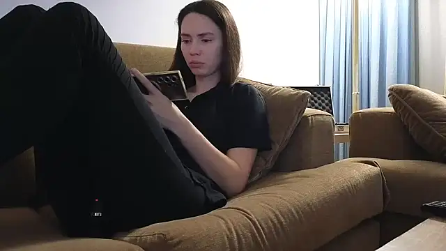 Mr-and-Mrs-Smith online show from December 19, 5:27 pm