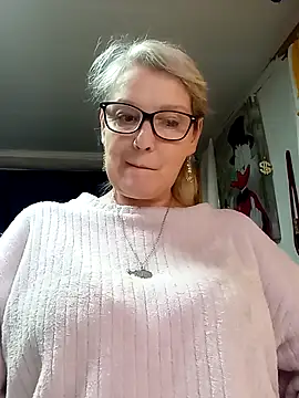 irinamaux online show from May 18, 4:07 am