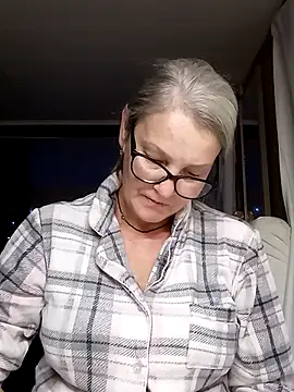 irinamaux online show from October 25, 4:20 am