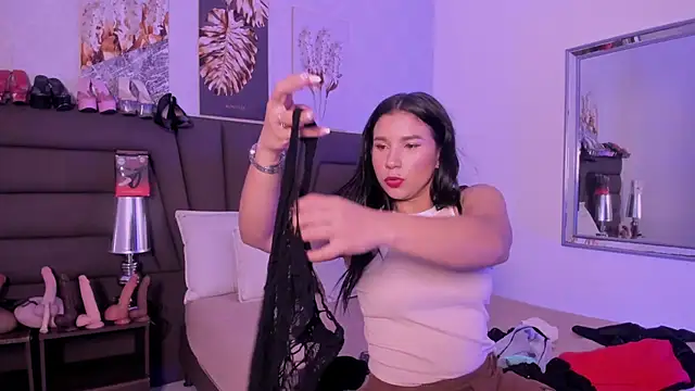 Sofi Perez  online show from February 19, 11:21 am