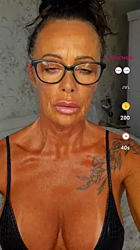 Misses-Cougar online show from June 29, 7:59 am