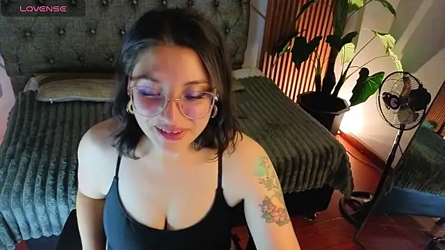 phoenixxxx777 online show from June 30, 1:54 pm