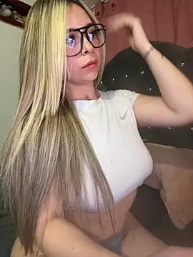 CristalGmez online show from November 3, 3:10 am