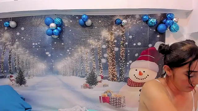 charlotte-11 online show from December 2, 3:58 pm