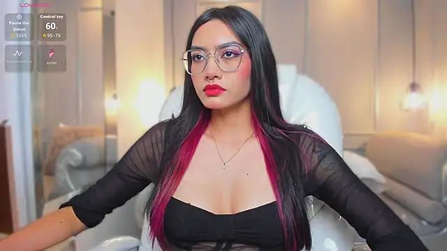 AzuraKindong online show from February 19, 7:57 pm