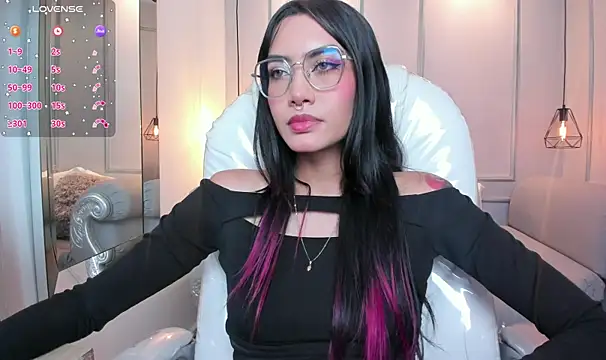 AzuraKindong online show from October 2, 7:52 pm