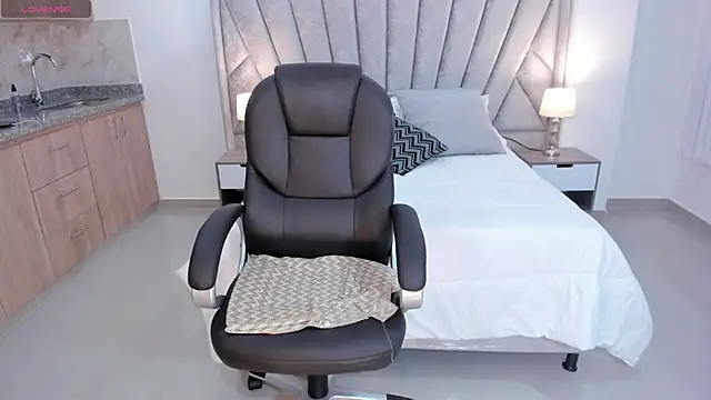 Aida adams online show from September 15, 7:54 pm