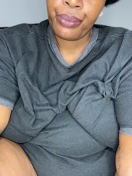 MsWhiteChocolatte online show from April 1, 5:21 pm