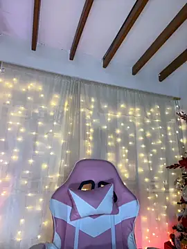 Juanelopez1 online show from November 27, 3:53 am