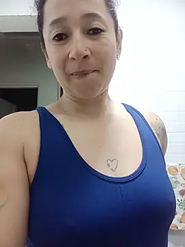 emilypoppy3 online show from May 16, 12:46 am