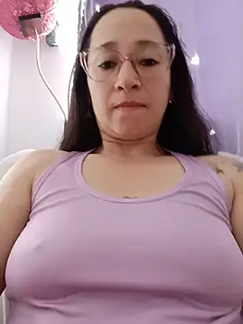 emilypoppy3 online show from June 18, 7:19 pm