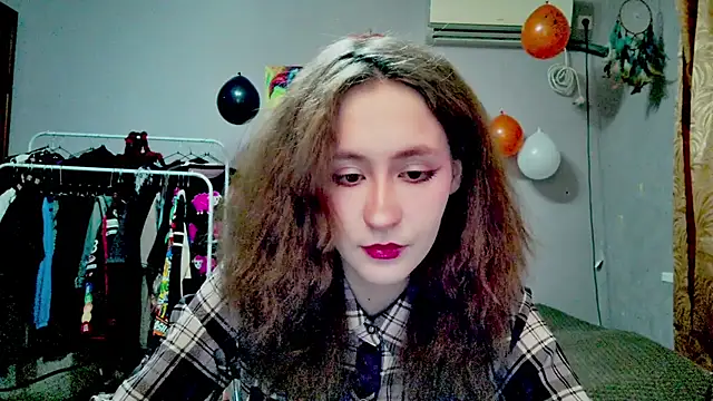 JoannaTompson online show from October 25, 12:40 am