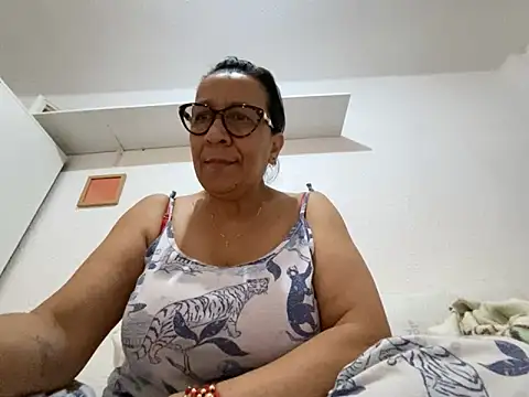 sweeviolet online show from May 30, 7:17 am