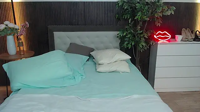 Crazyy girl  online show from July 28, 3:37 am