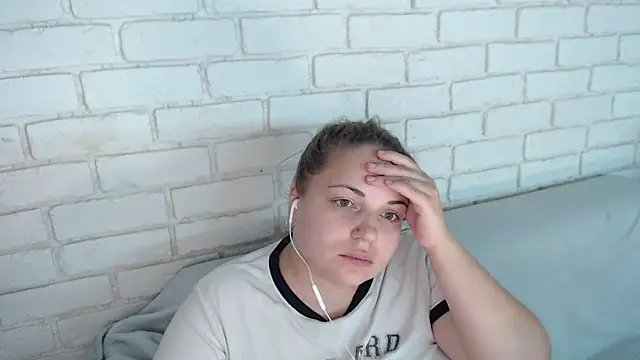 Crazyy girl  online show from November 2, 3:37 pm