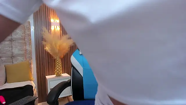 ada mclaine online show from February 1, 11:53 am