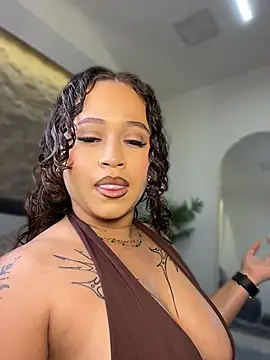 Isa  Blanc online show from April 18, 3:20 am