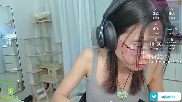 Snapshot of littlemiilk chatting on October 9, 8:40 am littlemiilk online show from October 9, 8:40 am