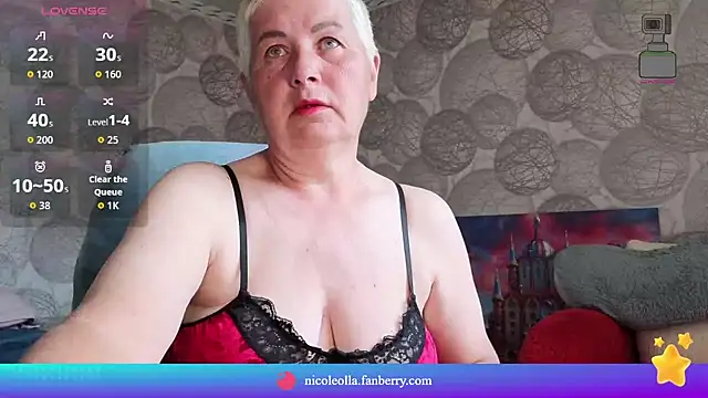 NicoleOlla online show from May 17, 1:38 am