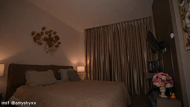 Snapshot of AmyLuxe chatting on October 3, 2:44 pm AmyLuxe online show from October 3, 2:44 pm