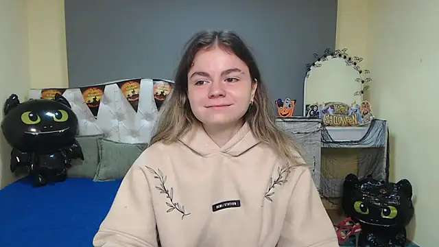 TinaRedly online show from November 1, 6:12 pm