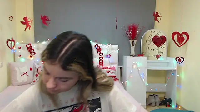 TinaRedly online show from February 7, 10:02 pm