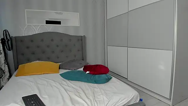  adelle online show from March 12, 2:42 pm