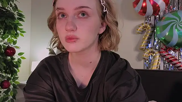 ELLIEJAY online show from December 17, 5:22 am