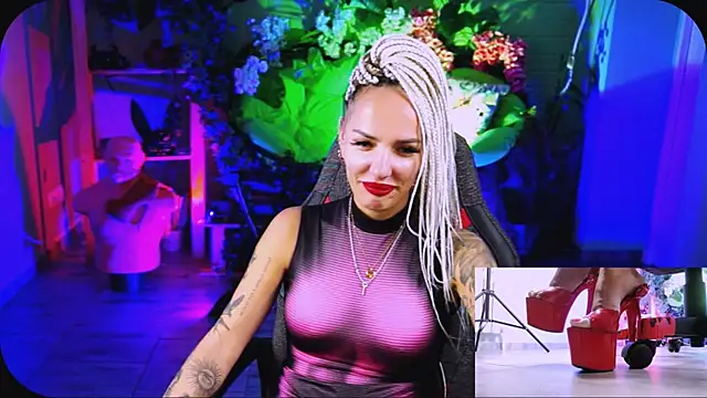 Snapshot of MonicaMaxwel chatting on September 24, 11:31 am MonicaMaxwel online show from September 24, 11:31 am