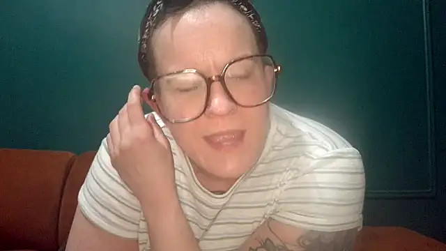 quinnmariexo online show from October 23, 1:33 am