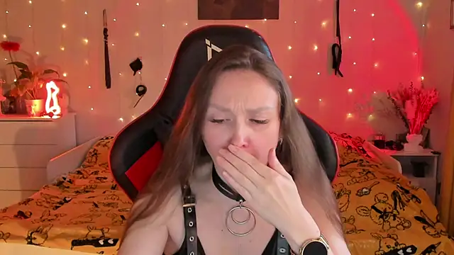 desperatehousewife   online show from September 27, 2:02 pm