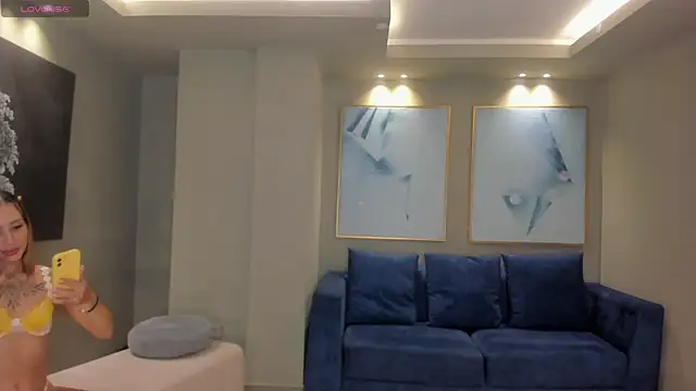 MollySundersX online show from September 11, 8:20 pm