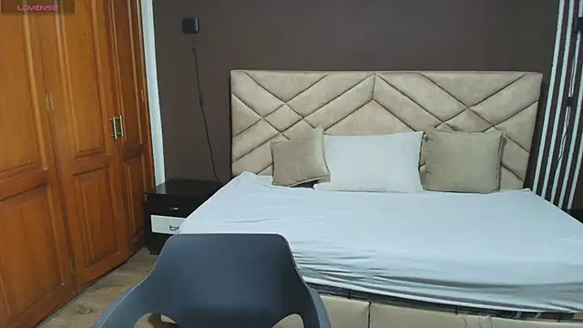 Raquel jones online show from November 6, 12:11 pm