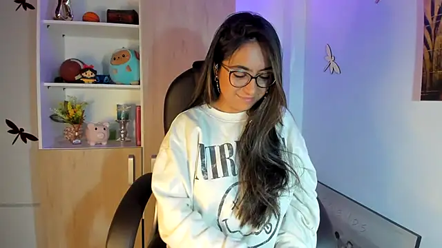 Snapshot of Isabellaa22_1 chatting on October 22, 3:33 am Isabellaa22 1 online show from October 22, 3:33 am