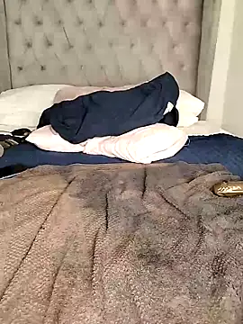 Snapshot of NiftyNora chatting on October 3, 7:24 am NiftyNora online show from October 3, 7:24 am