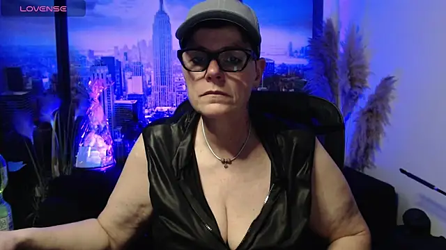 ninarandmann online show from May 23, 4:05 pm