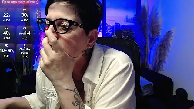 ninarandmann online show from May 8, 7:59 pm