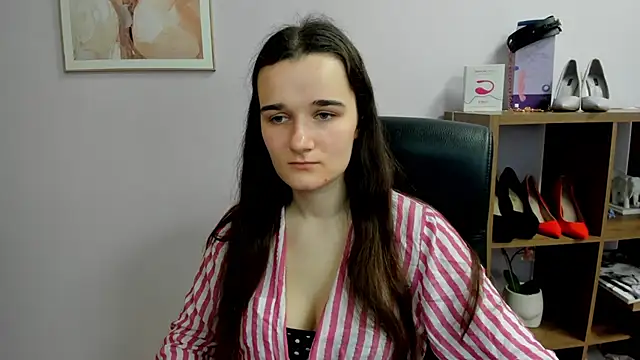 KateDelight online show from March 15, 8:05 am