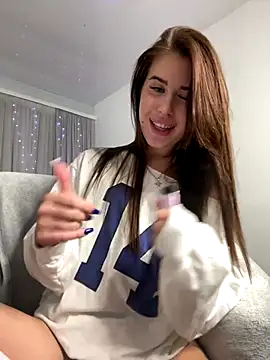 Snapshot of Milkissss chatting on October 3, 8:36 pm Milkissss online show from October 3, 8:36 pm